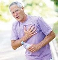 hombre ejercicitándose con presión en el corazón